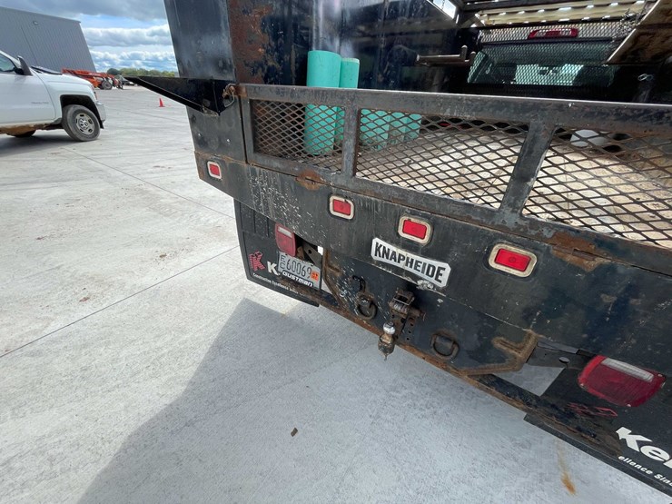 2018-chevrolet-3500-image-34