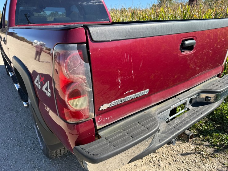 2006-chevrolet-2500hd-image-13