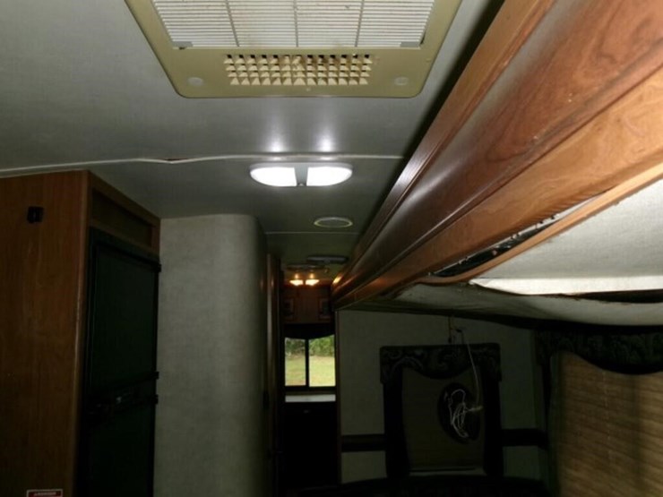 2013-sunset-trail-reserve-camper-image-18