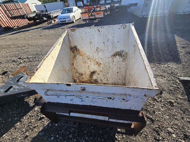 homemade-quick-attach-dump-hopper-image-3