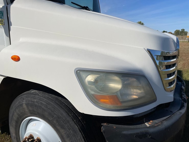 2007-hino-268-image-60