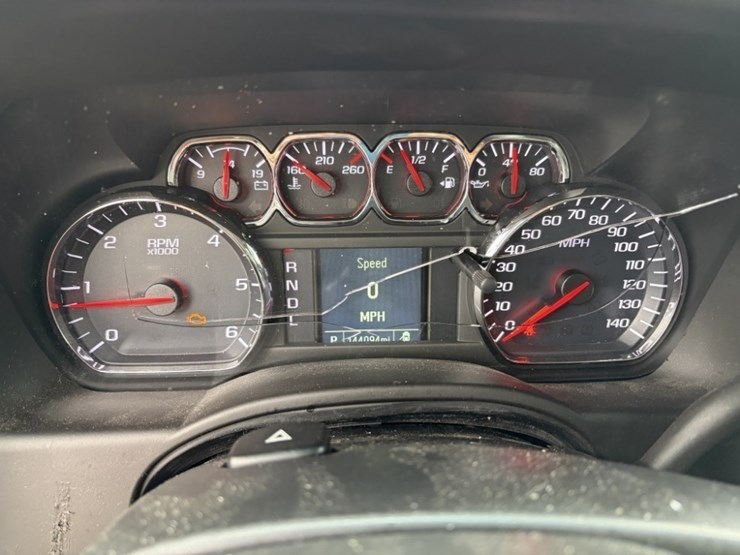 2017-chevrolet-tahoe-image-28