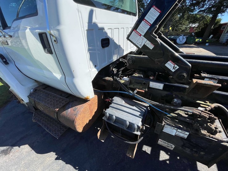 2013-ford-f750-image-18