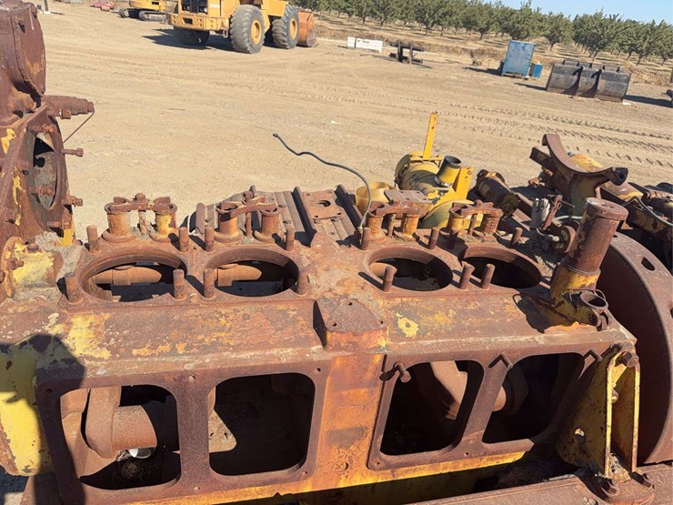 caterpillar-65-image-15