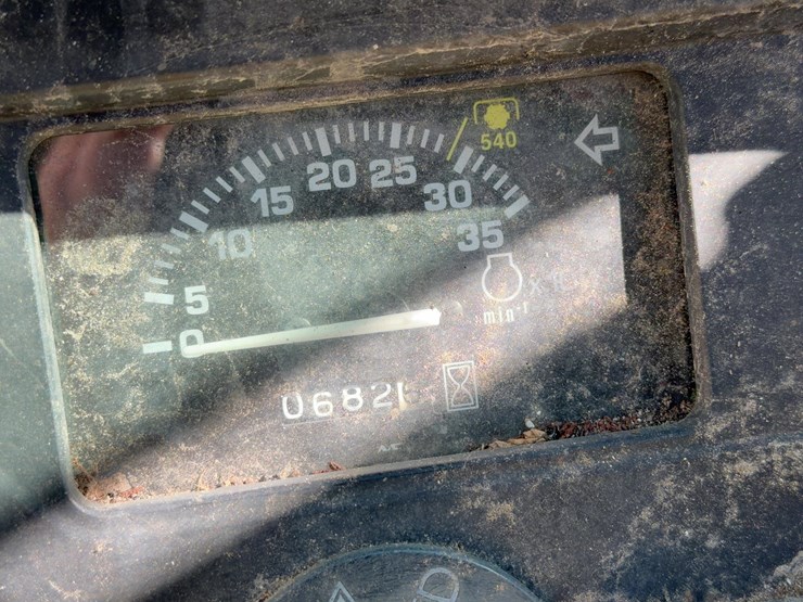 john-deere-2305-image-5