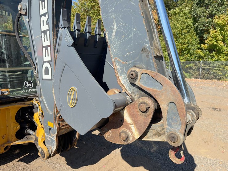 2017-deere-410l-image-19