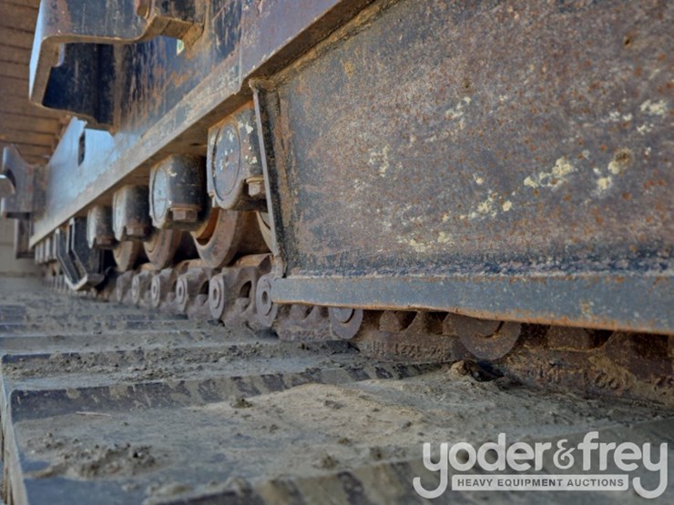 2019-caterpillar-352-image-20