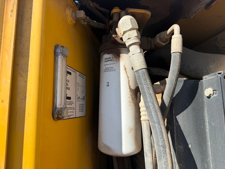 deere-672d-image-111