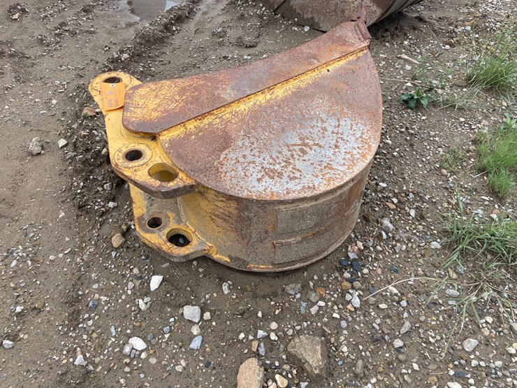 #9172-•-john-deere-backhoe-bucket-image-6