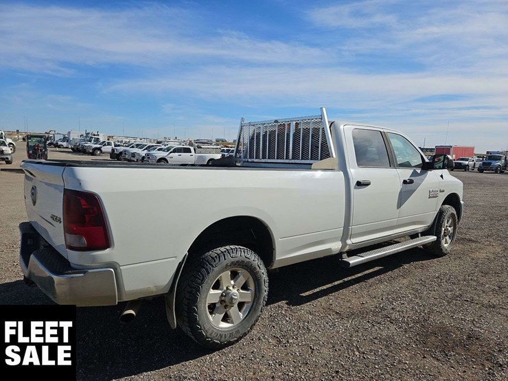2015-dodge-2500-image-4