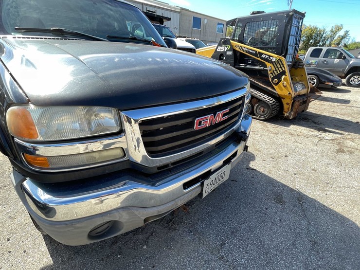 2004-gmc-2500hd-image-37