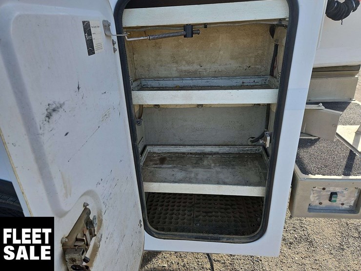 2020-ford-f550-image-29