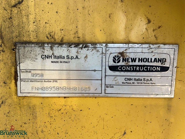 new-holland-b95b-image-25
