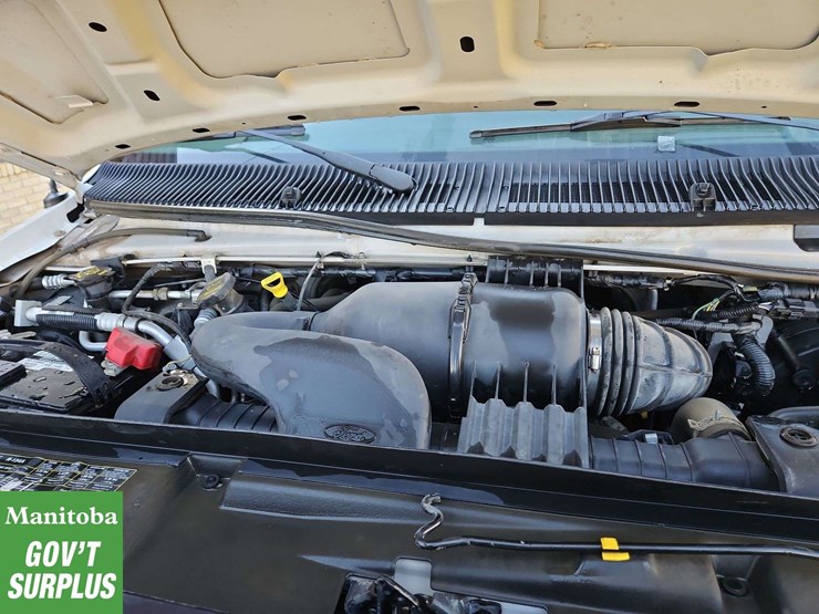 2013-ford-cargo-image-34