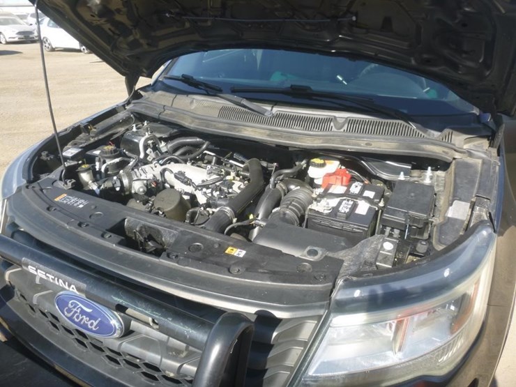2016-ford-explorer-image-11
