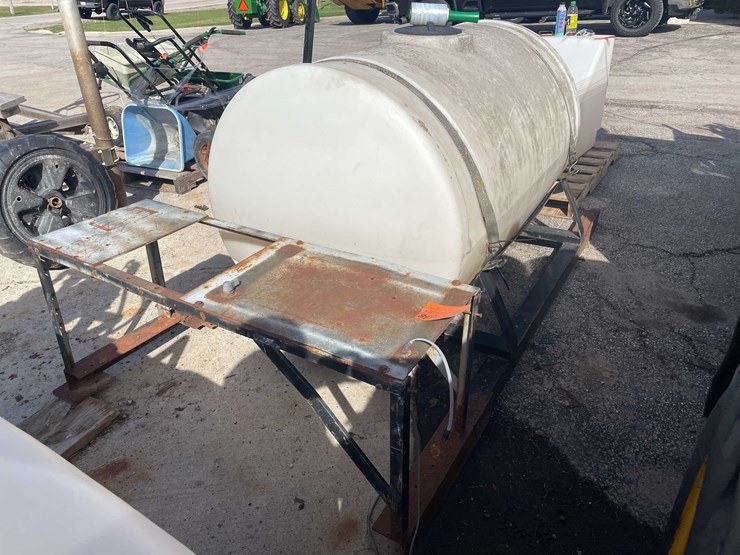#1833-•-300-gallon-horizontal-hydroseed-tank-and-cradle-image-3