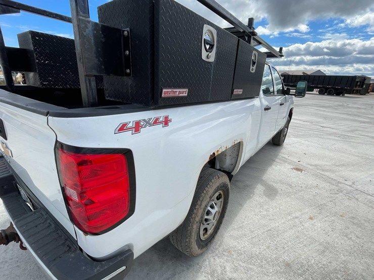 2016-chevrolet-2500-image-37