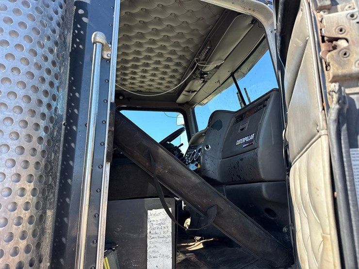2005-kenworth-t800-image-54