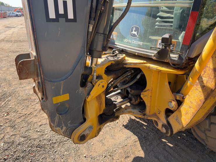 2017-deere-410l-image-22