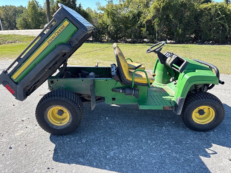 john-deere-turf-gator-image-11
