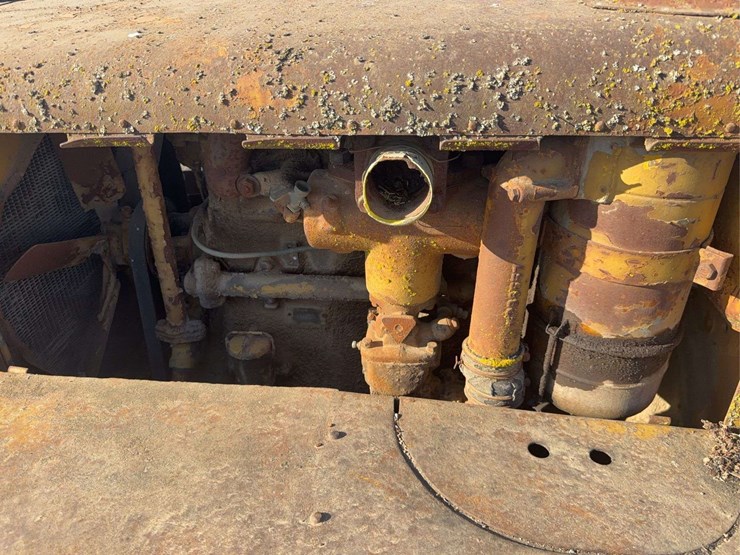 caterpillar-twenty-two-image-12