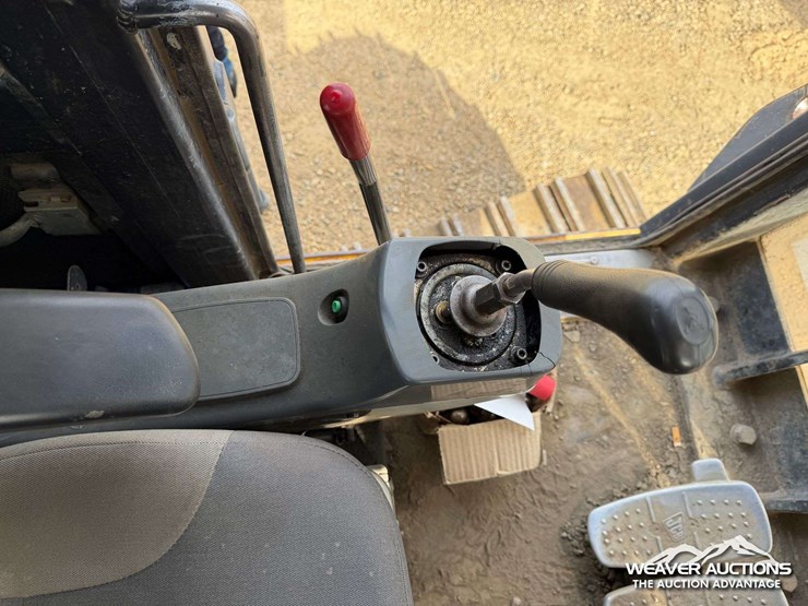 jcb-js220-lc-image-11