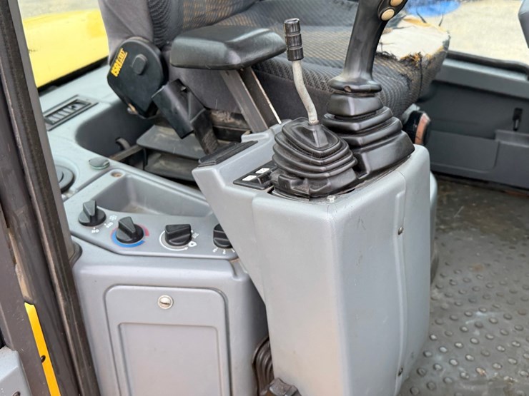 2005-volvo-l45b-image-38
