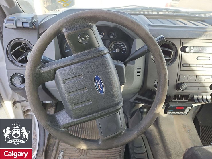 2016-ford-f550-image-26