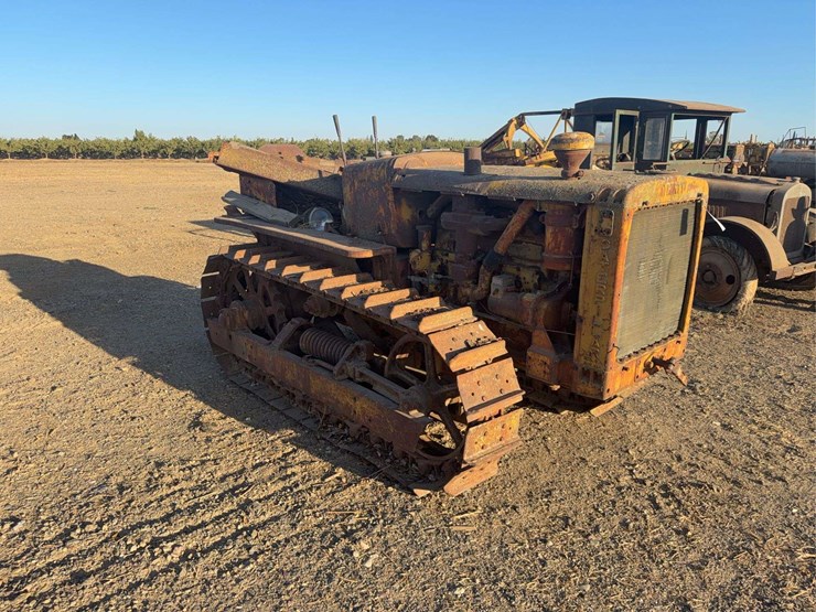 caterpillar-thirty-image-4