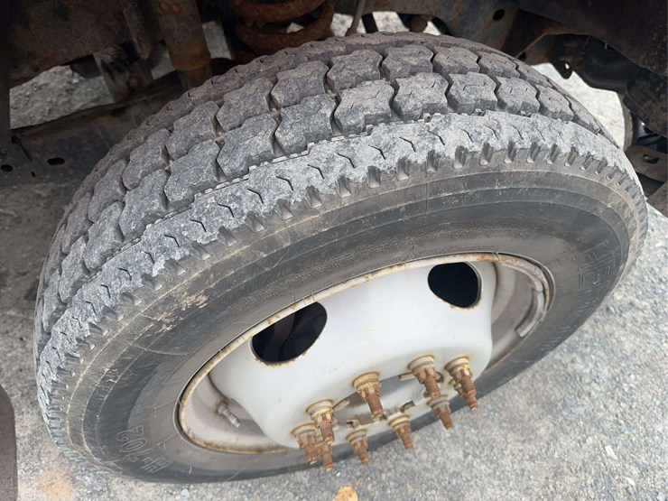 2014-ford-f550-image-12