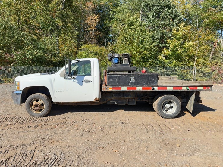 2008-chevrolet-3500hd-image-2