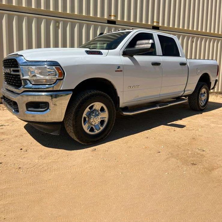 2023 DODGE 3500