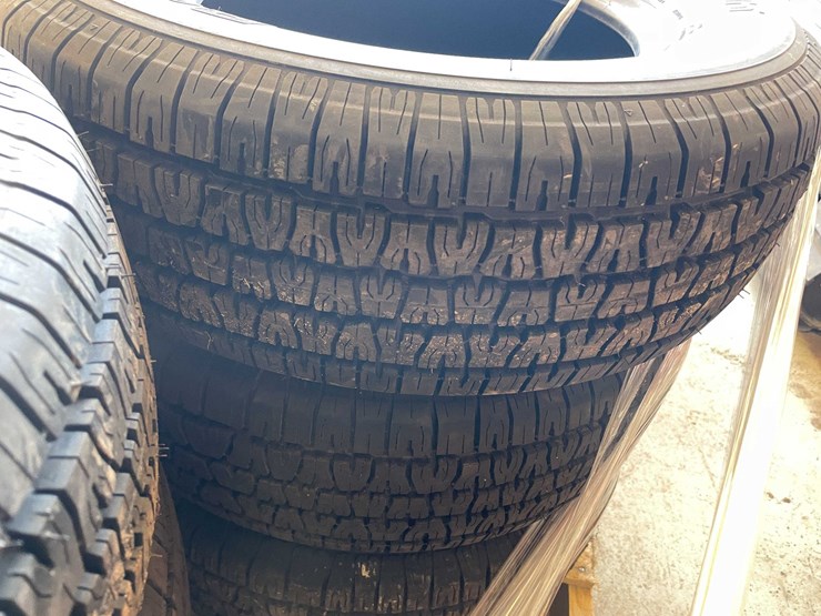 #1860-•-(6)-bf-goodrich-radial-t/a-tires-image-10