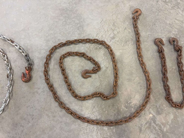 1/4"-chains-w/hooks-(1-7"6",-1-2'6",-1-8'6")-image-3