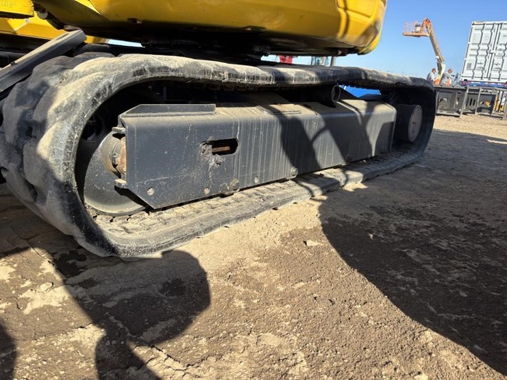 komatsu-pc30mr-1-image-16