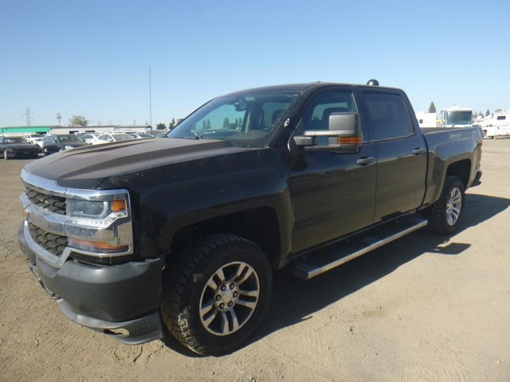 2017-chevrolet-1500-image-2