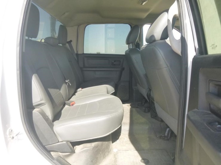 2015-dodge-2500-image-22