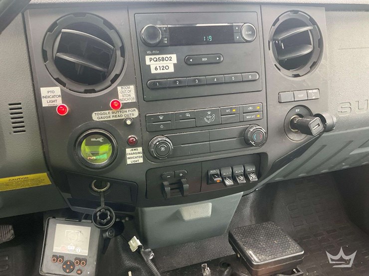 2014-ford-f550-image-16