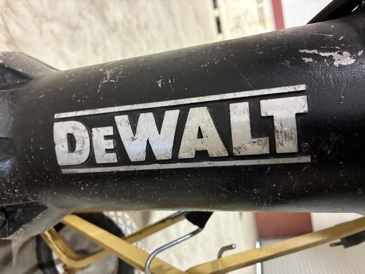 dewalt-electric-hammer-image-5