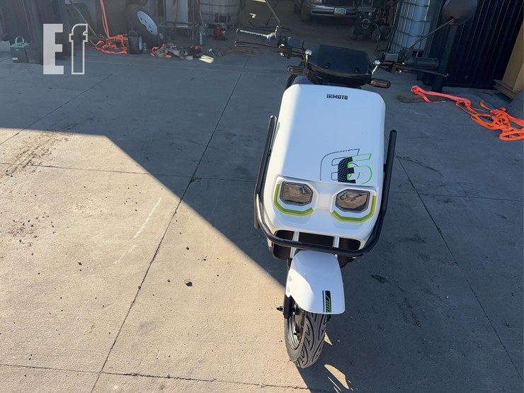 2026-sdlanch-irmoto-two-wheeled-electic-scooter-11048-image-3