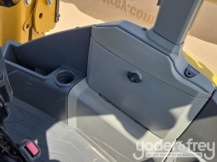 2023-caterpillar-416-image-55