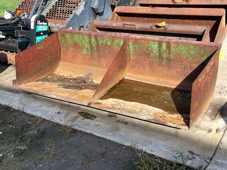 #1816-•-light-duty-straight-edge-skid-steer-bucket-image-1