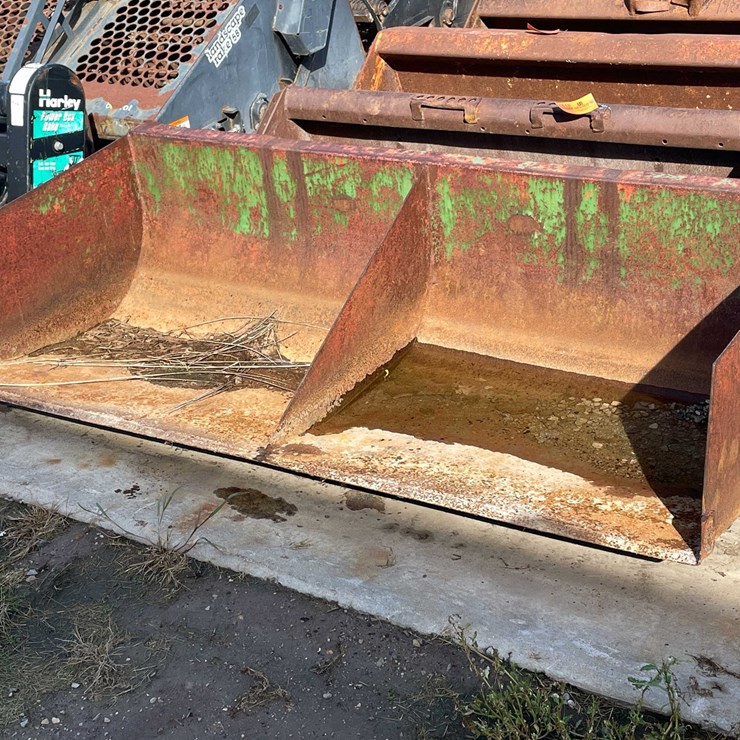 #1816 • Light Duty Straight Edge Skid Steer Bucket