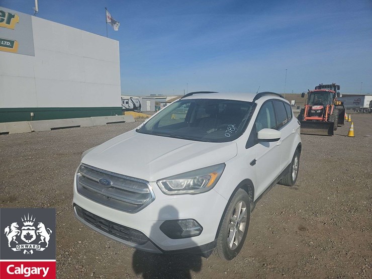 2017-ford-escape-se-image-1