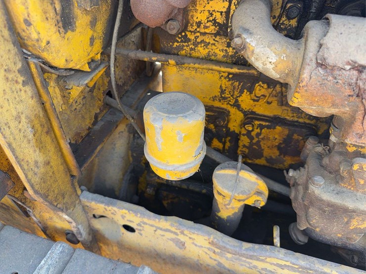 caterpillar-r2-image-30