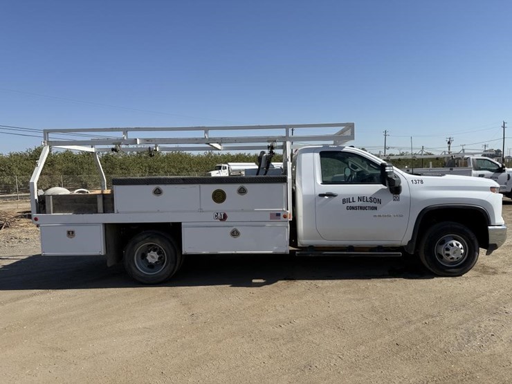 2025-chevrolet-3500-image-6