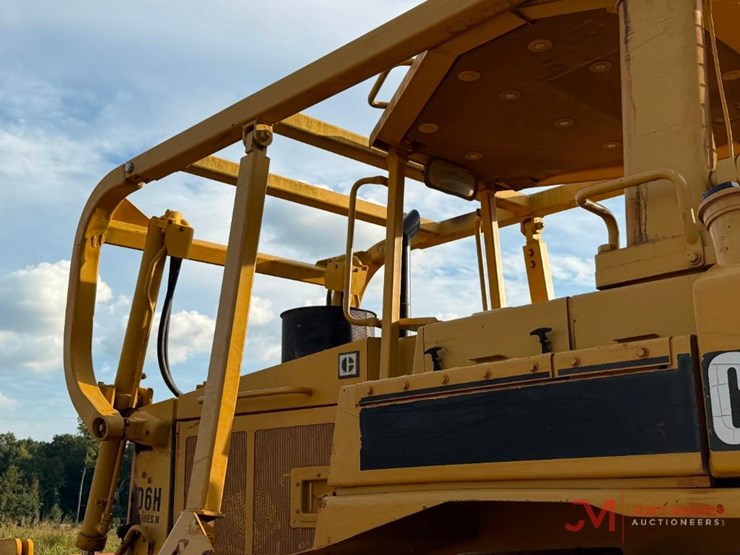 caterpillar-d6h-image-28