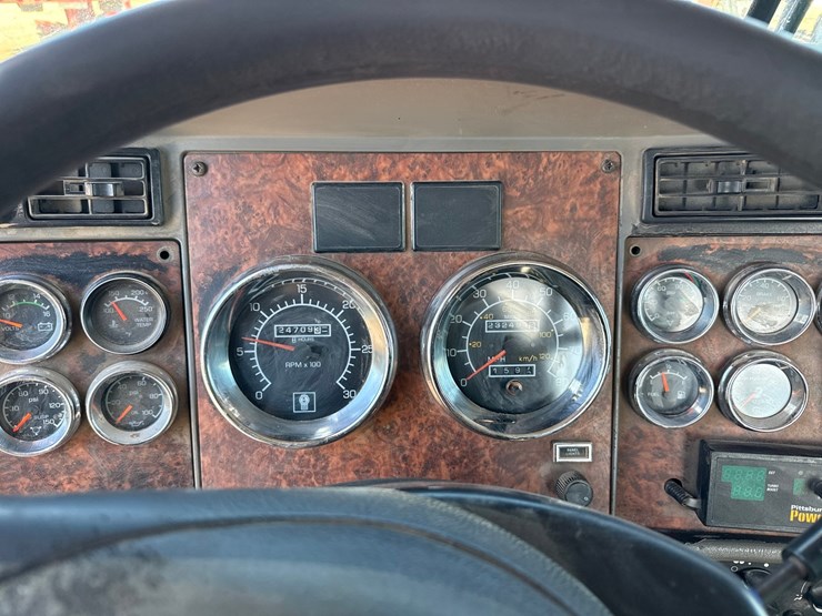 2005-kenworth-t800-image-63