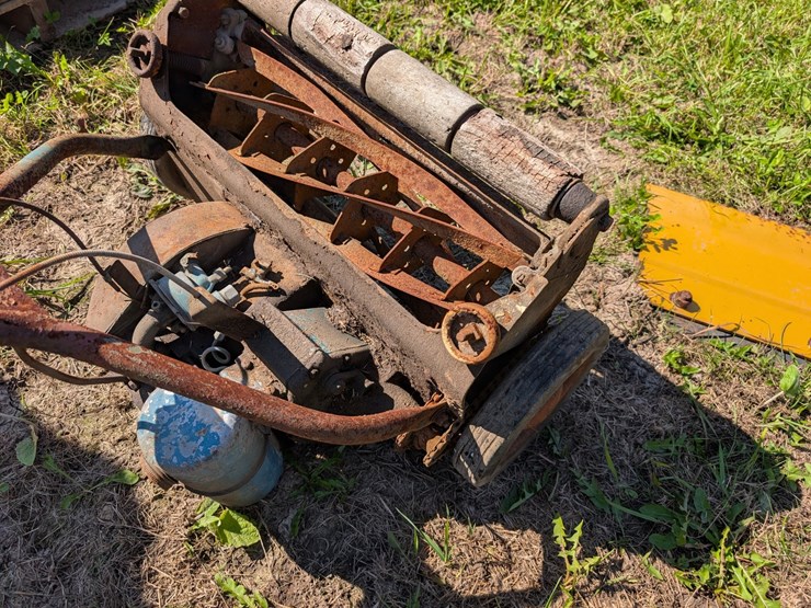 #4075-•-reel-mower-image-4