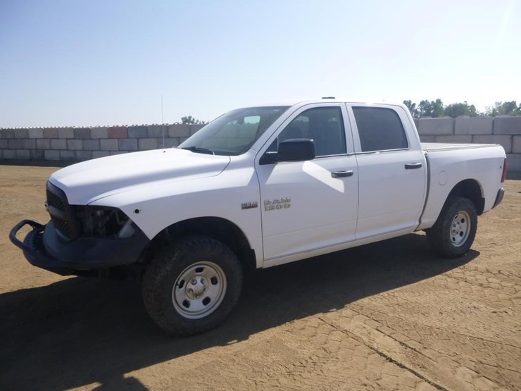 2016-dodge-1500-image-2
